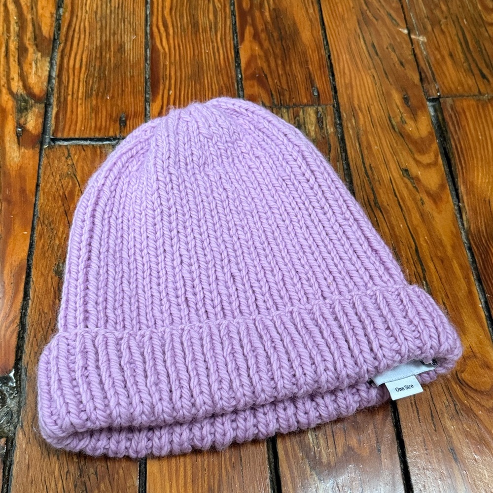 I love Mr Mittens wool purple/pink beanie